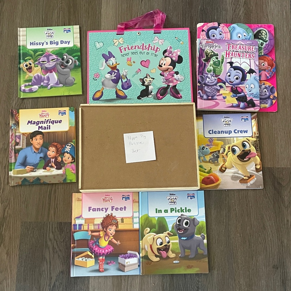 Puzzle, Minnie travel board and book bundle with free gifts